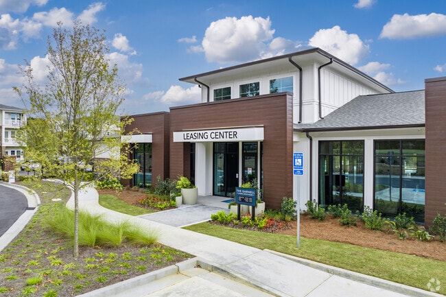 Leasing Center - The Darnell