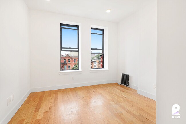 Foto del edificio - 350 Lenox Ave