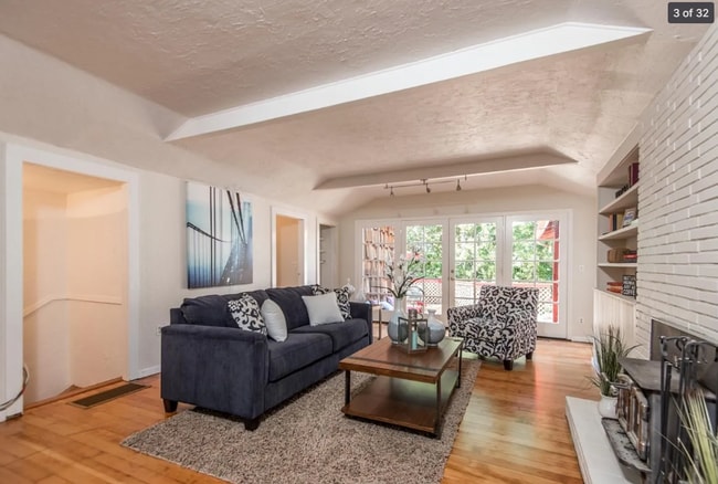 Building Photo - Beautiful 4 Bed 2 Bath Home On Over 1/2 An Acre | Redwood Estates