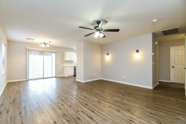 Foto del edificio - 2638 E Valencia Dr