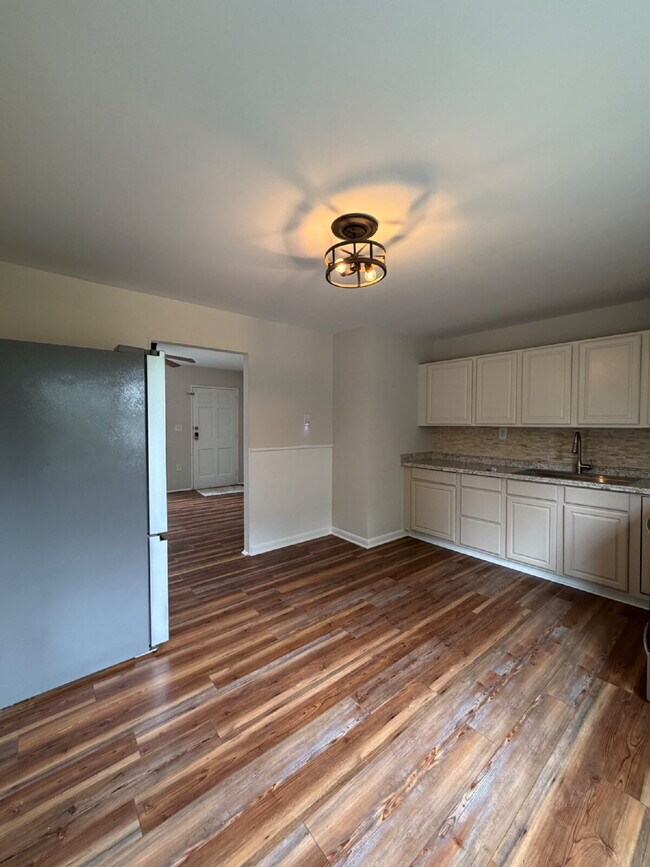 Foto del edificio - 706 W 14th St