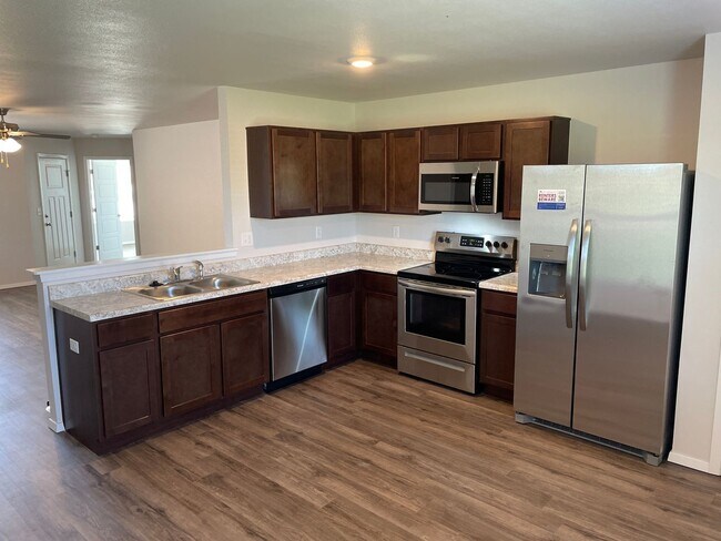 Foto del edificio - Four Bedroom | Two Bath Home in Somerset