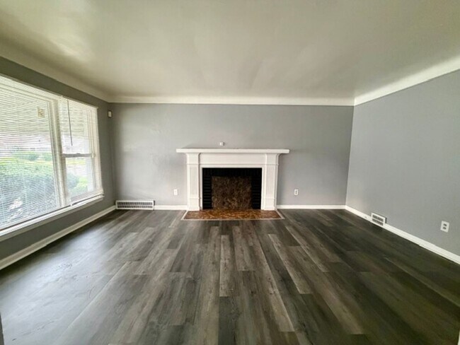 Foto del edificio - 15328 Kentfield St