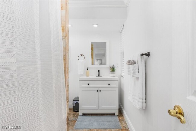 Foto del edificio - 10230 Sandy Hollow Ln