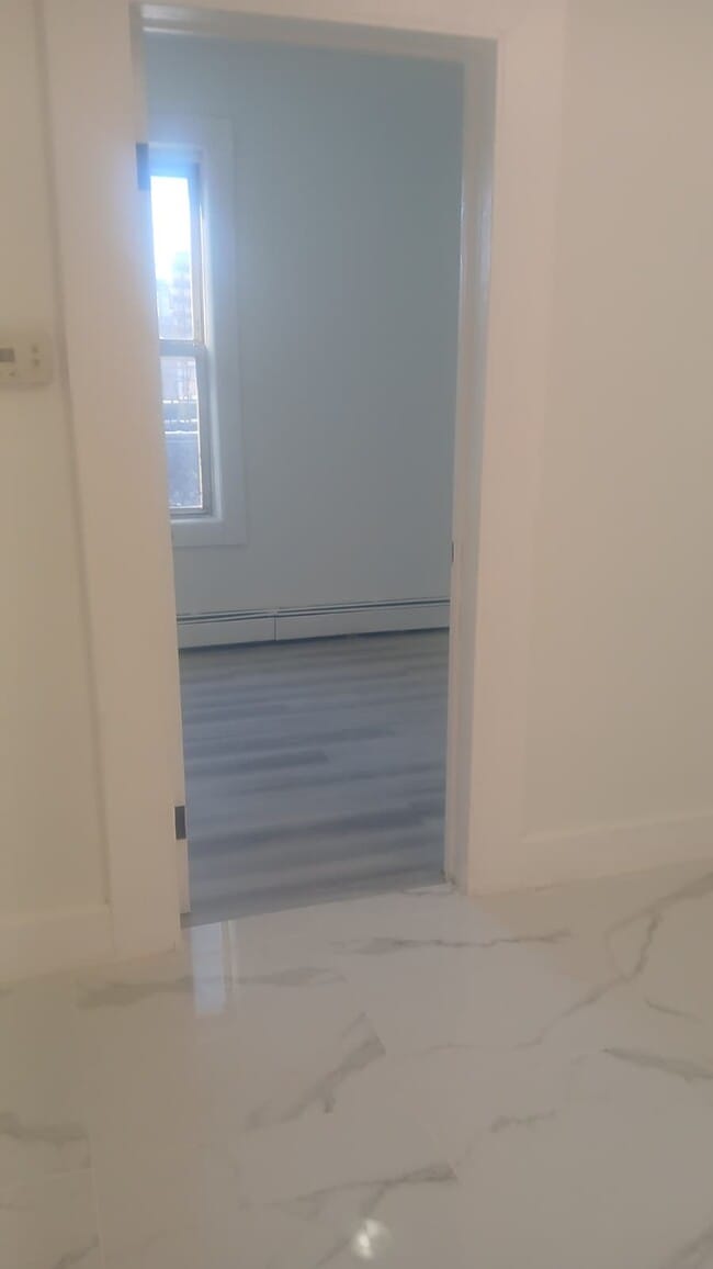 Foto del edificio - 954 E Grand St