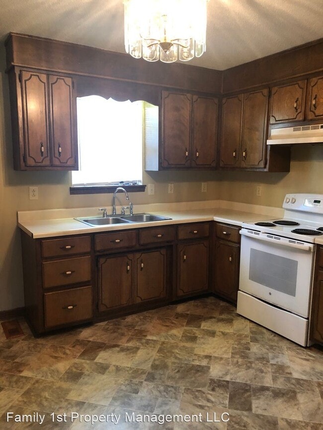 Building Photo - 2 br, 1 bath House - 165 Sunshine Circle