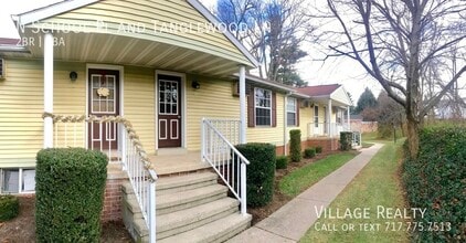 Building Photo - 305 N School Pl