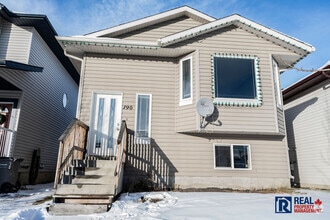 Building Photo - 190 Pinnacle Dr