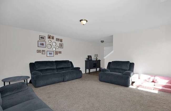 Foto del edificio - NEW LISTING!!!!!