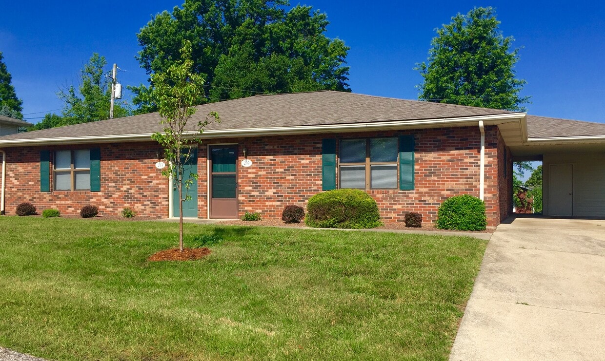 Primary Photo - 290 Lee Ct