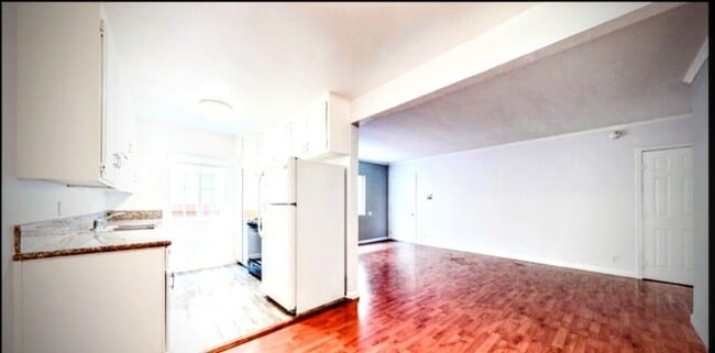 Foto del edificio - 3740 Veteran Ave