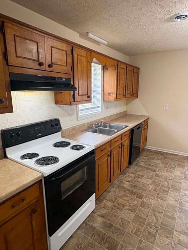 Building Photo - 1617 Flanigan Ct