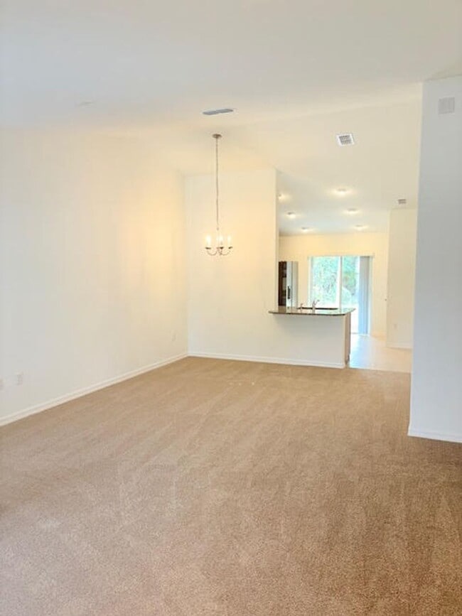 Building Photo - 125 Seattle Trail