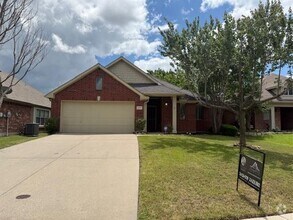 Building Photo - 2217 Kingsdale Ct