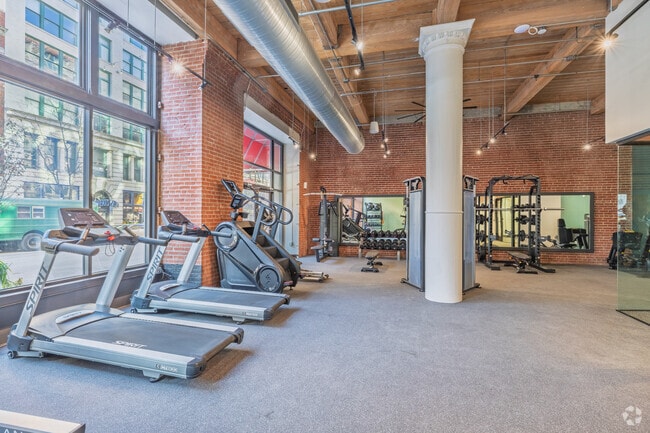 Fitness Room - Bogen | Urban Chic Lofts