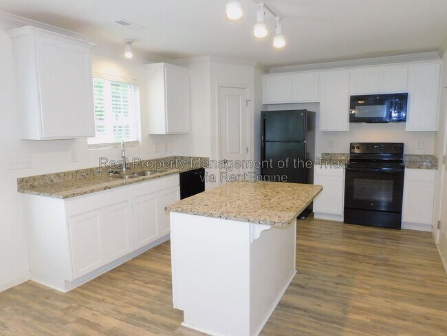 Foto del edificio - 719 Torbay Dr