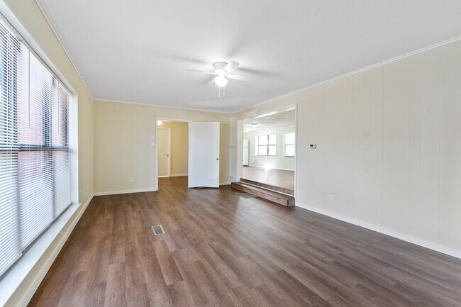 Foto del edificio - 129 Southlake Dr.
