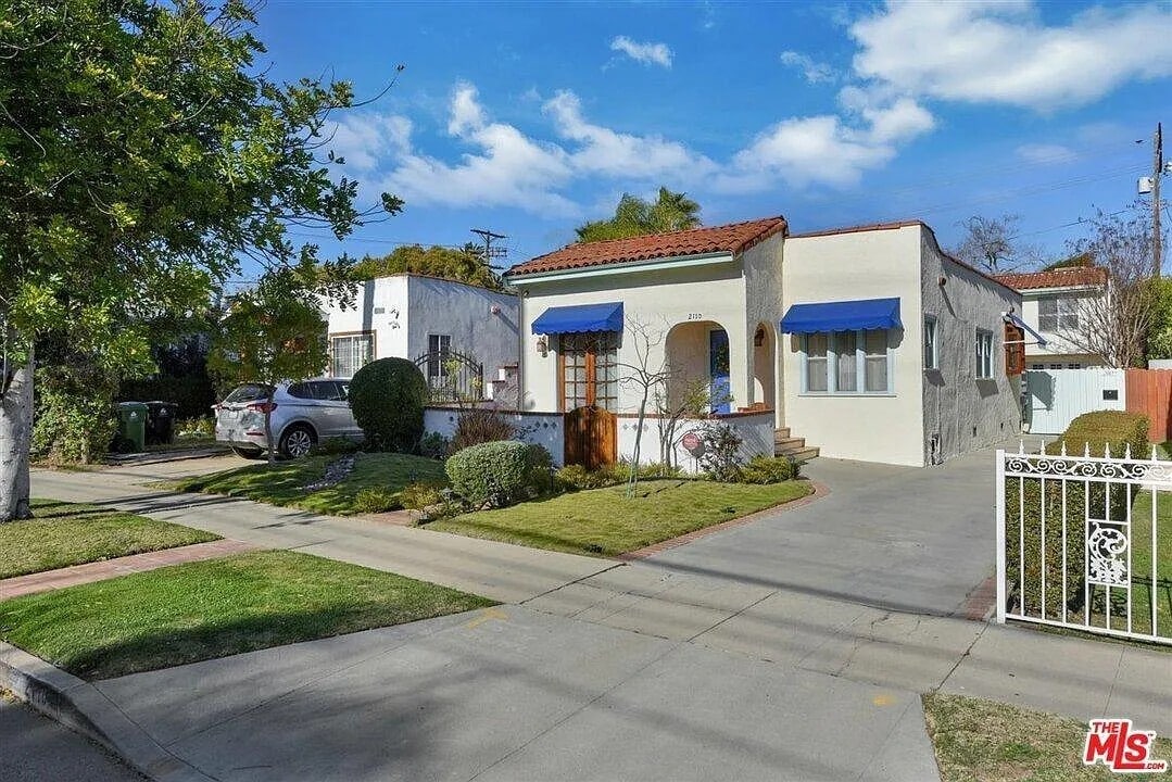 Primary Photo - 2110 Overland Ave