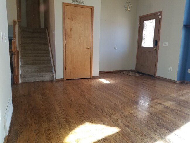 Foto del edificio - 1376 Coolcrest Dr
