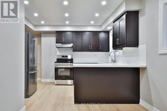 Building Photo - 131 Romfield Circuit