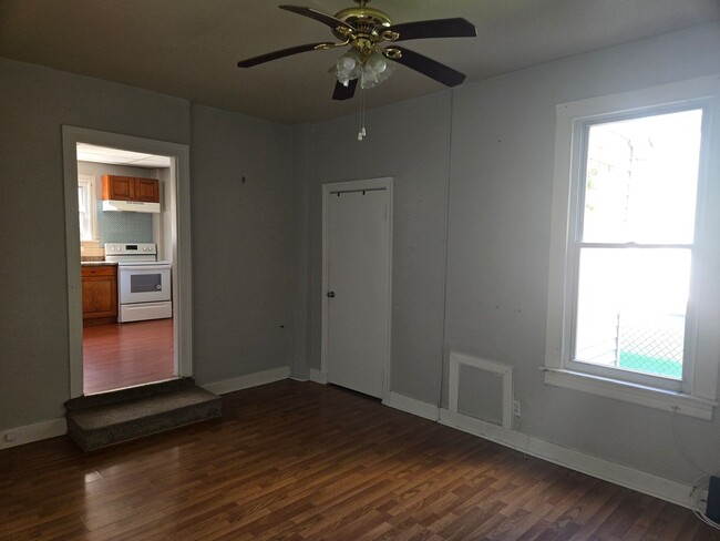Building Photo - 1304 Lehigh St