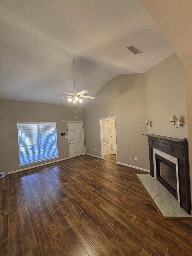 Foto del edificio - Beautiful 2 bed 2 bath home in Pelham