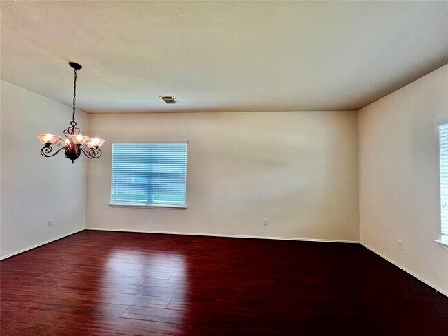 Foto del edificio - 6427 N Shore Bend