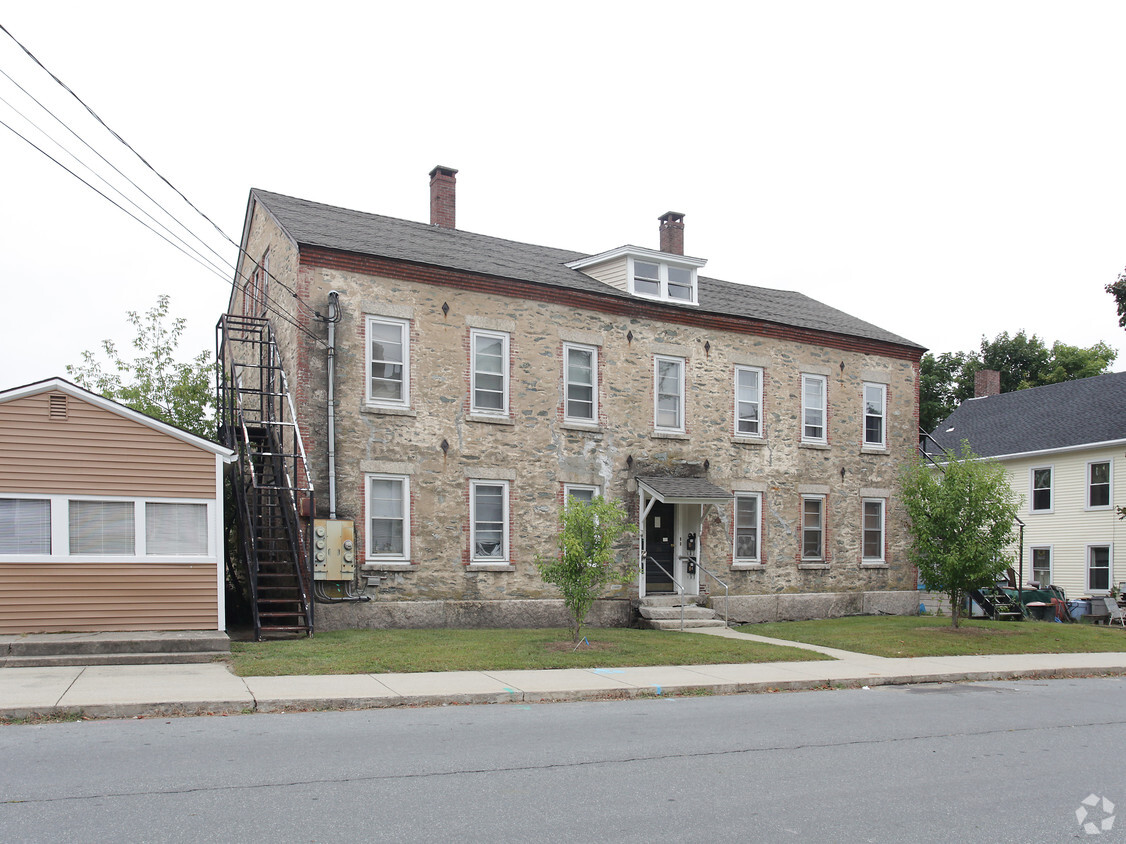 Primary Photo - 172-176 Main St