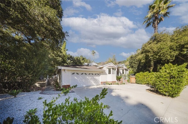 Foto del edificio - 2255 E Chevy Chase Dr