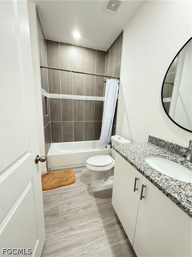 Foto del edificio - 611 Greenbriar Blvd