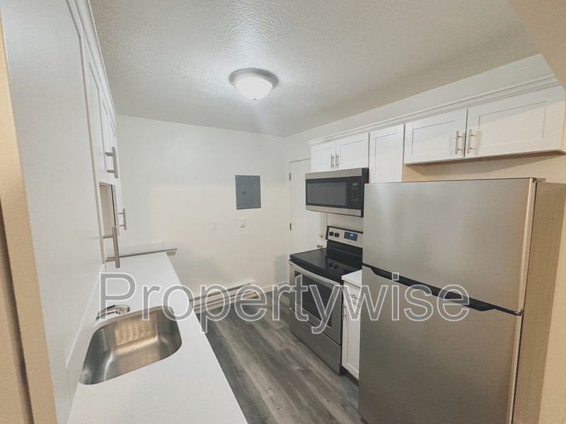 Primary Photo - 1054 W 1520 N