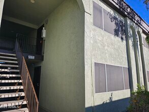 Building Photo - 424 W Brown Rd