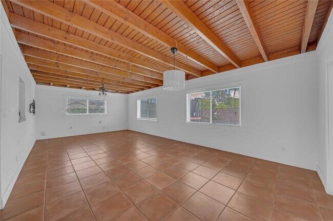 Building Photo - 12265 SW 105th Ln