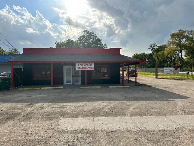 Building Photo - 7413 Jensen Dr