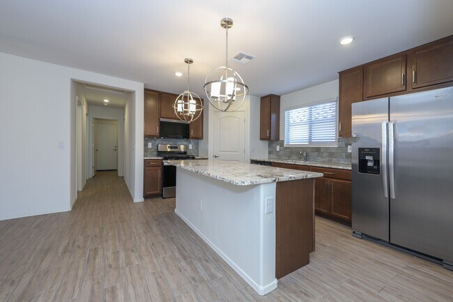 Building Photo - 4639 S Brandywine Dr