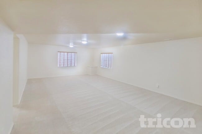 Building Photo - 5425 Barnstormers Ave