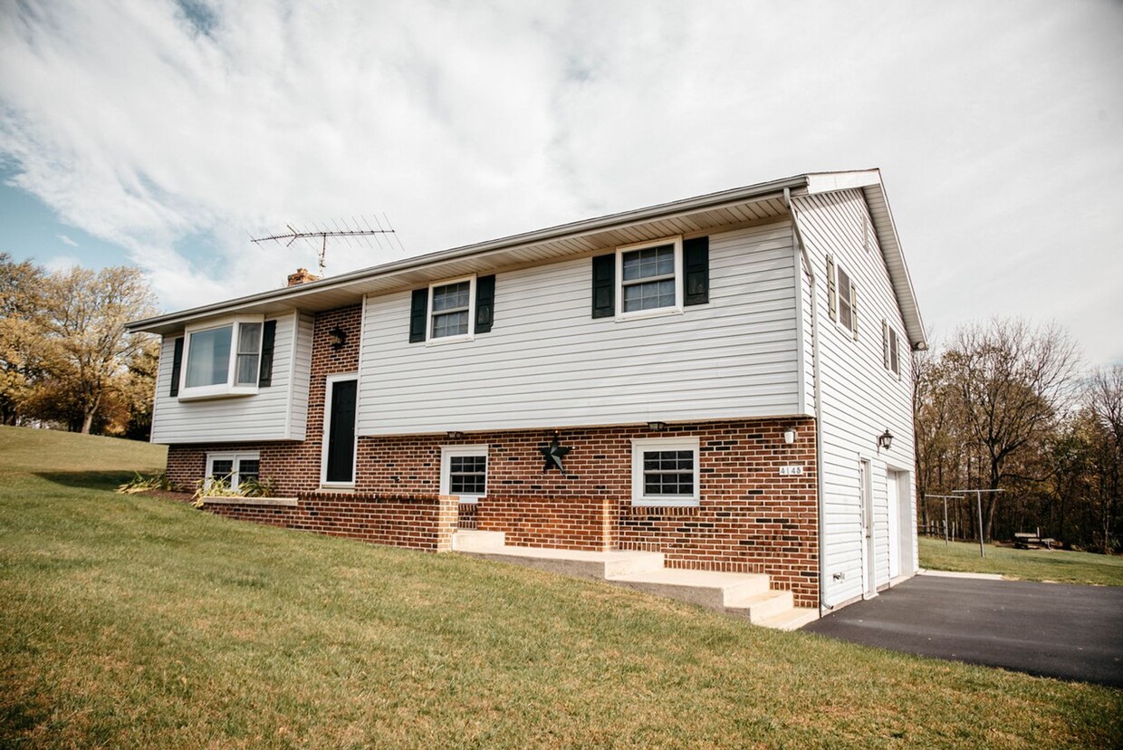 Primary Photo - 4145 Bossler Rd