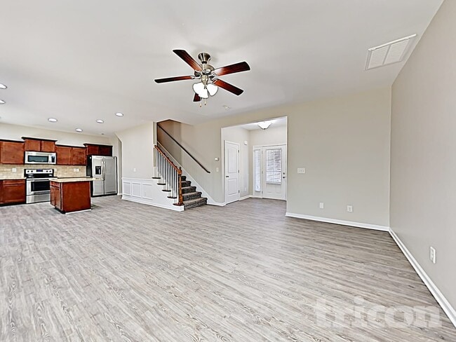 Foto del edificio - 7513 Nathaniel Woods Blvd