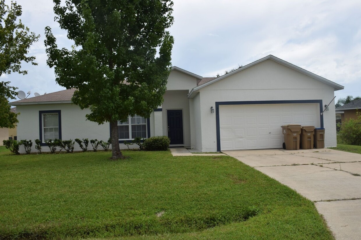 Primary Photo - Quaint 3 Bedroom, 2 Bath Ranch Home – A Tr...