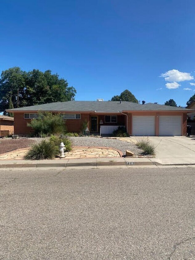 7201 Ottawa Rd NE, Albuquerque, NM 87110 House Rental in Albuquerque