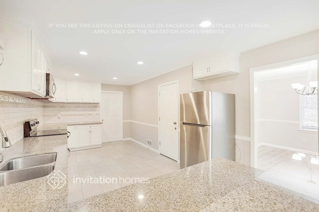 Building Photo - 1734 Lamancha Dr NW