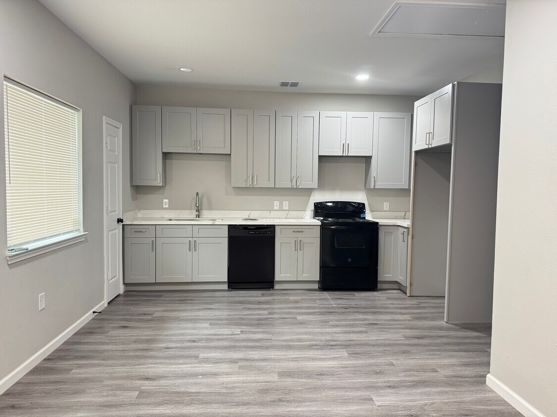 Foto principal - 2901 S Laredo St