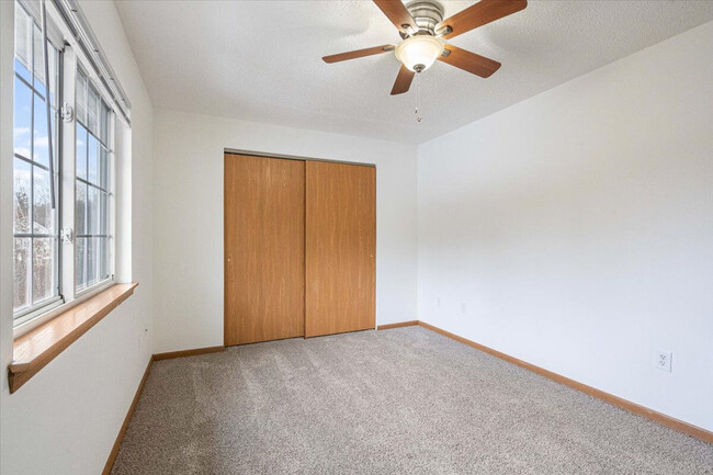 Building Photo - Woodland Park Apartments