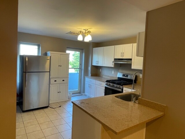 Building Photo - 304 Georges Rd