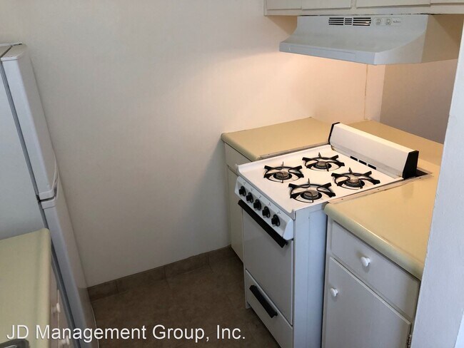 Building Photo - 1230 Brookside Dr