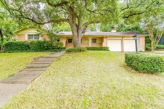 Building Photo - 3551 Cromart Ct S