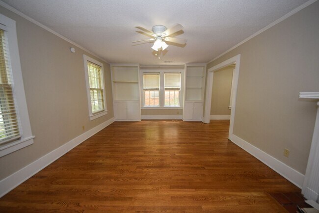 Foto del edificio - UPDATED 3 bed, 1.5 home near U of M and Me...