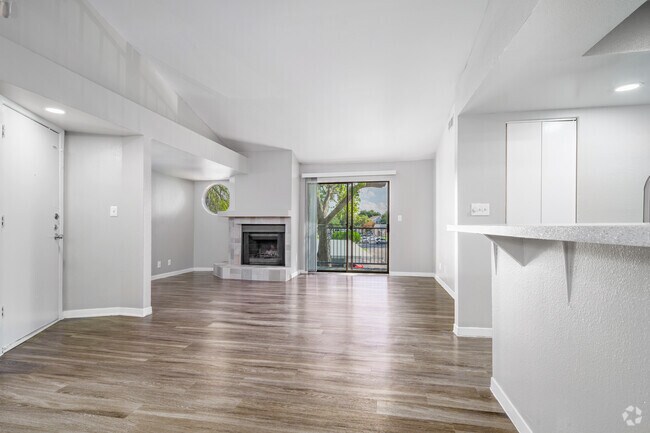 2 habitaciones, 2 baños, 1008 pies cuadrados, sala de estar - Regatta