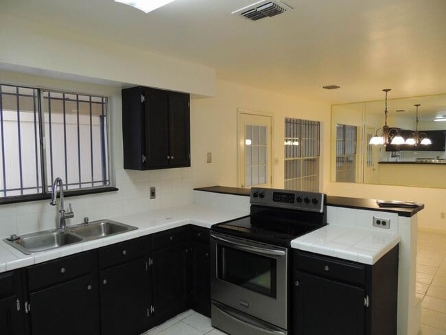 Foto del edificio - 8870 Kempwood Dr