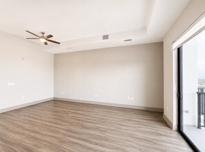 Building Photo - 9787 Katy Fwy